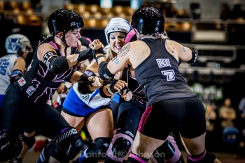 London Rollergirls vs Victorian Roller Derby in Game 8 at 2014 WFTDA Championships