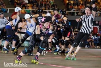 London Rollergirls vs Victorian Roller Derby in Game 8 at 2014 WFTDA Championships