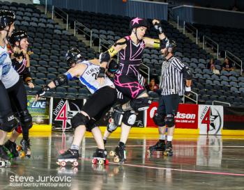 London Rollergirls vs Nashville Rollergirls at 2014 WFTDA D1 Playoffs in Evansville