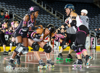 Houston Roller Derby vs Toronto Roller Derby at 2014 WFTDA D1 Playoffs in Evansville, IN