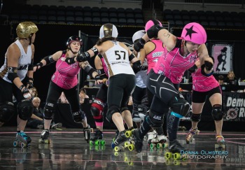 London Rollergirls vs Jacksonville Rollergirls at 2014 WFTDA D1 Playoffs in Evansville, IN