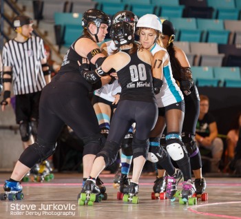 Grand Raggidy Rollergirls vs The Chicago Outfit at 2014 WFTDA D2 Playoffs in Kitchener-Waterloo