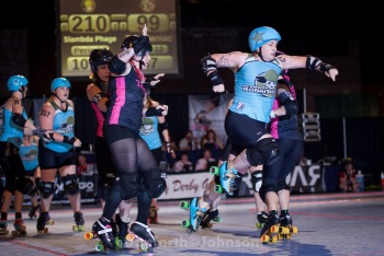 Minnesota RollerGirls vs Tampa Roller Derby at 2014 WFTDA D1 Playoffs in Sacramento